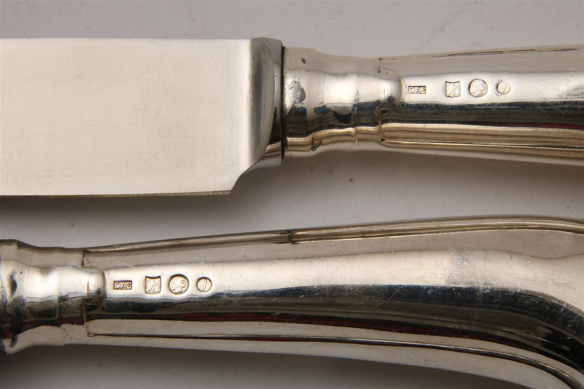 Series of 6 small knives with silver pistol handles including Aubert, 1993, alloy 925/000, gross - Image 2 of 2
