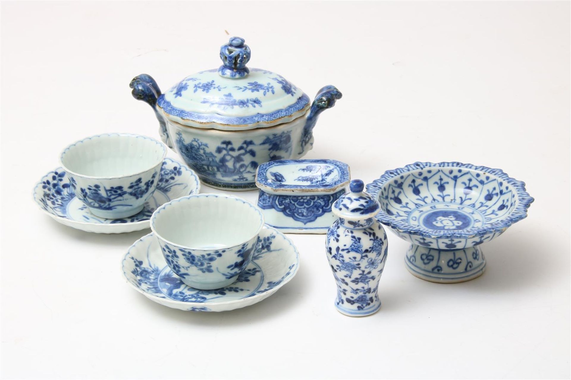 Lot of a pair of Kangxi cups and saucers with decoration of flowering shrubs, (1x saucer with - Image 2 of 6