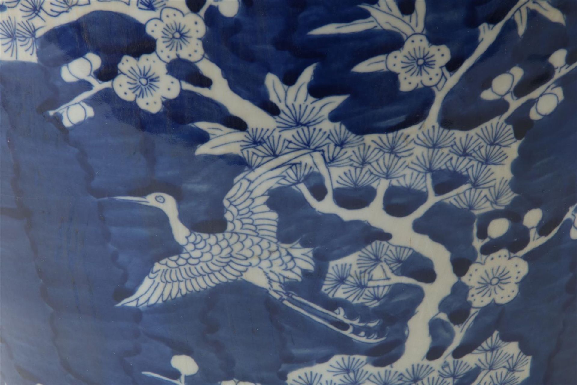 Blue and white porcelain lidded vase decorated with blossom branches and cranes, China 20th century, - Image 4 of 5