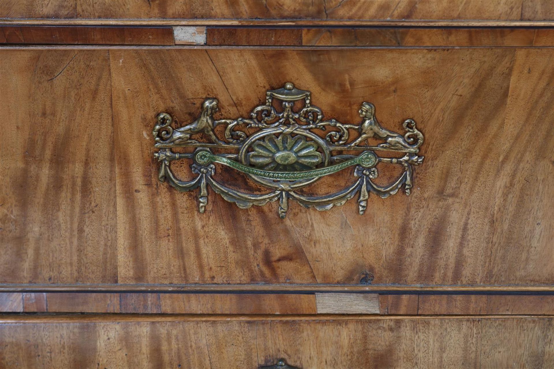 Mahogany Louis XVI cabinet, crowned with carved vase ornament and garlands, 2 panel doors and 3 - Image 6 of 10