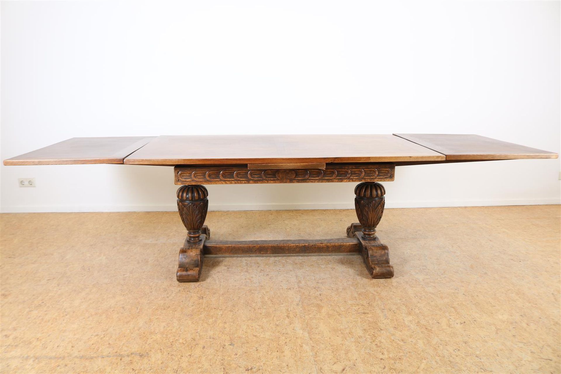 Oak Renaissance-style wings table - Bild 2 aus 5