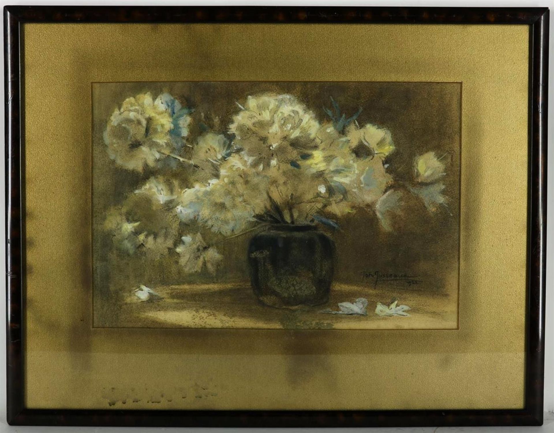 Johannes Josseaud (1880-1935) Flower still life, signed and dated 1932 lower right, pastel 30 x 45 - Image 2 of 4