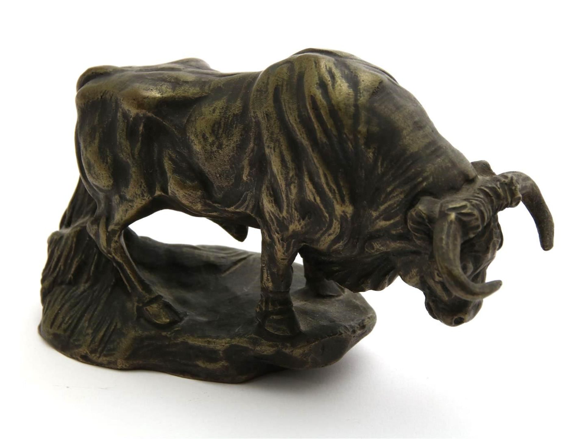 Bronze bison, signed Perrin, ca. 1930, h. 9 cm.