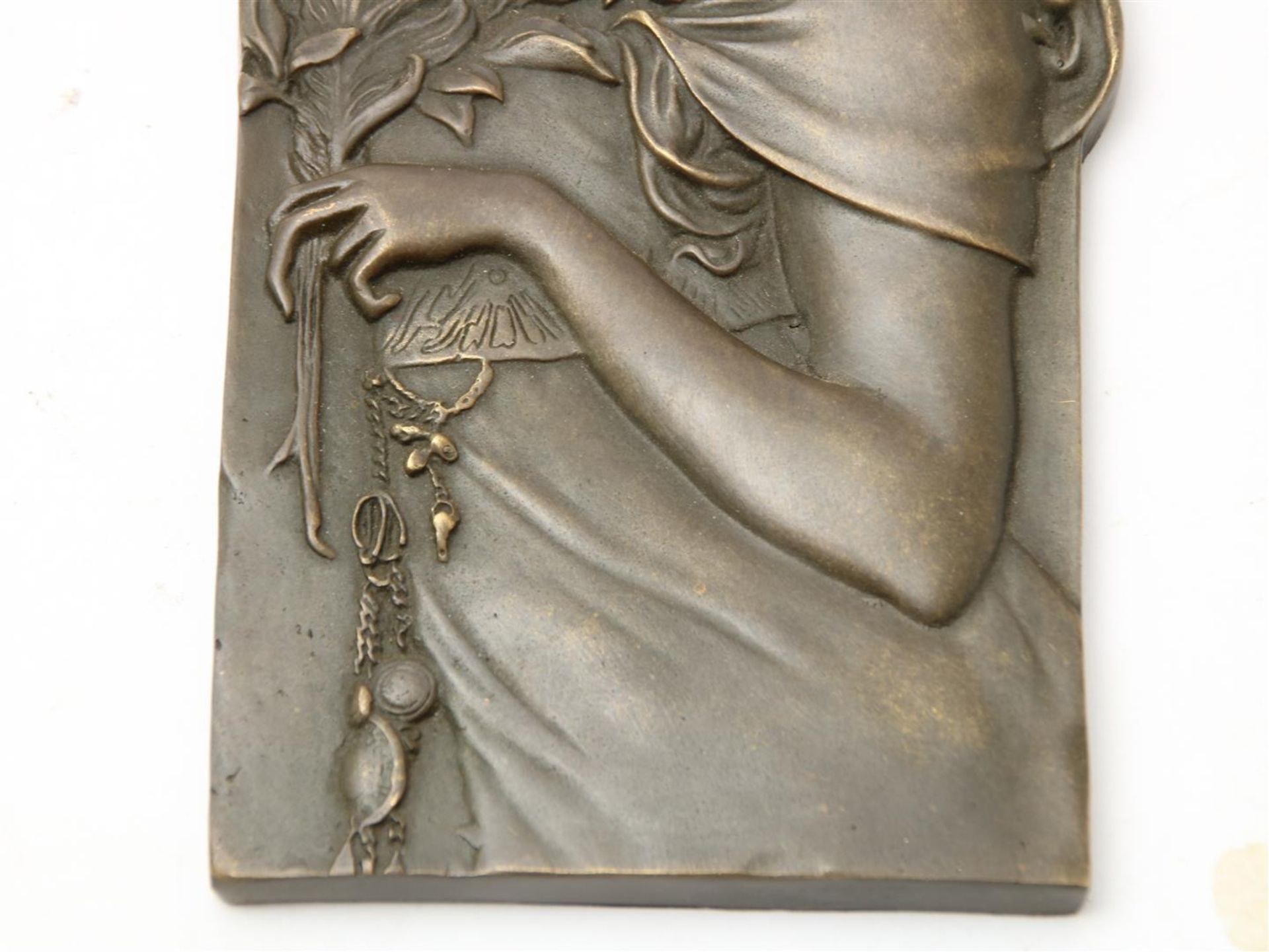 Set of bronze Art Nouveau-style plaques with relief decor of female figures, after Mucha, 23 x 9 - Image 5 of 5