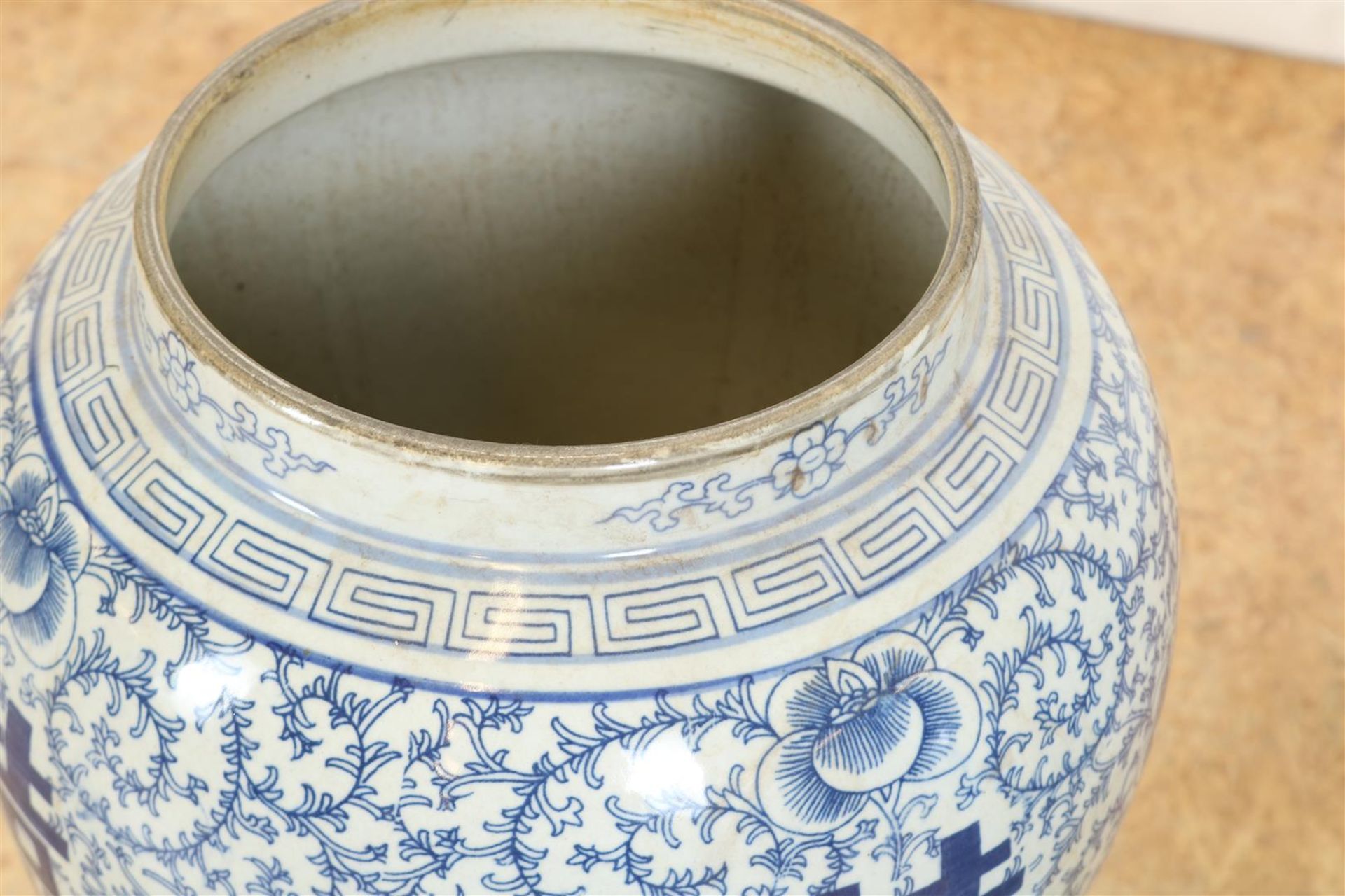 Set of porcelain lidded vases - Bild 5 aus 6