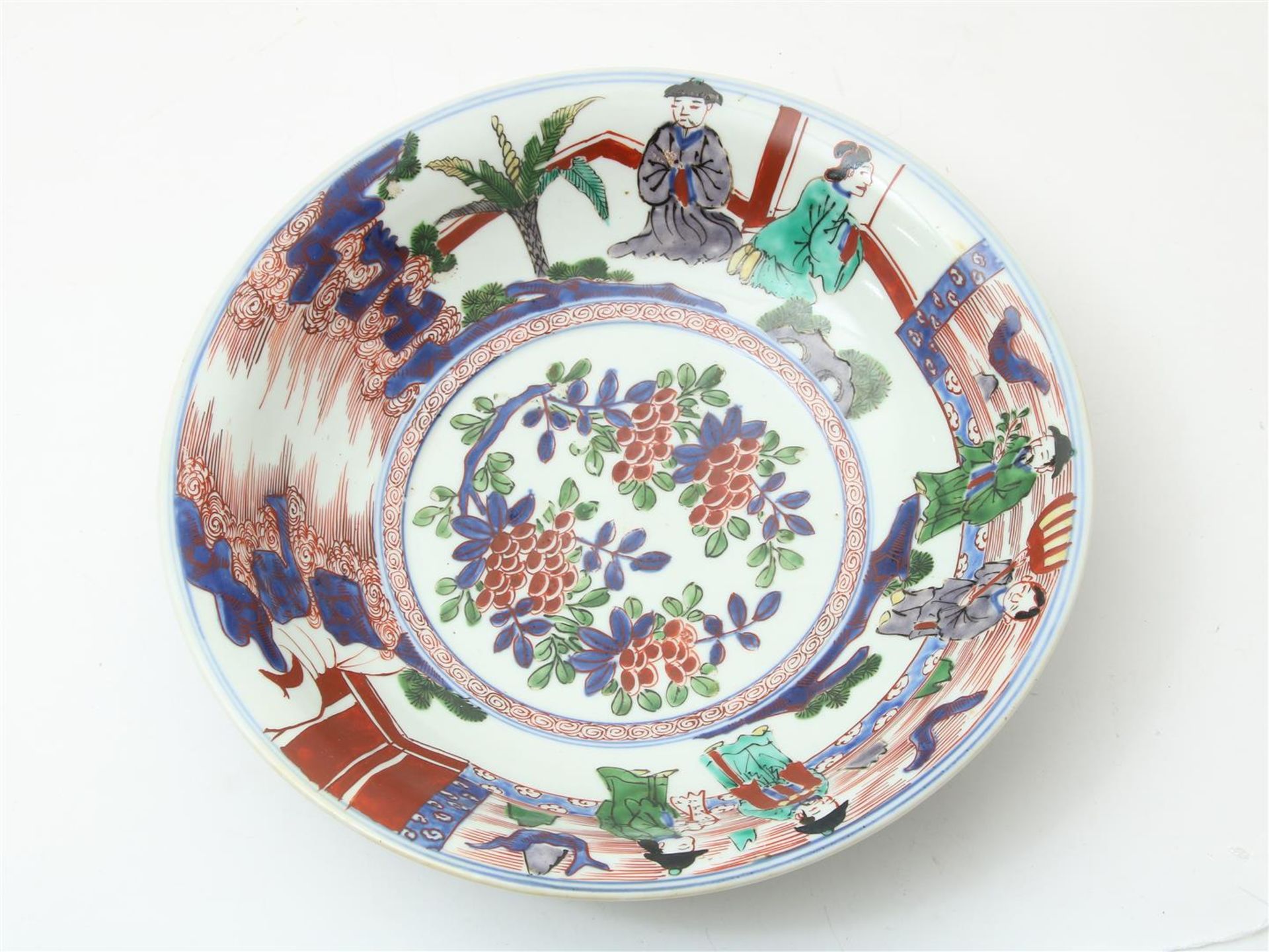 Porcelain dish, polychrome decorated, Kangxi marked, China 19th/20th century, diameter 31 cm.