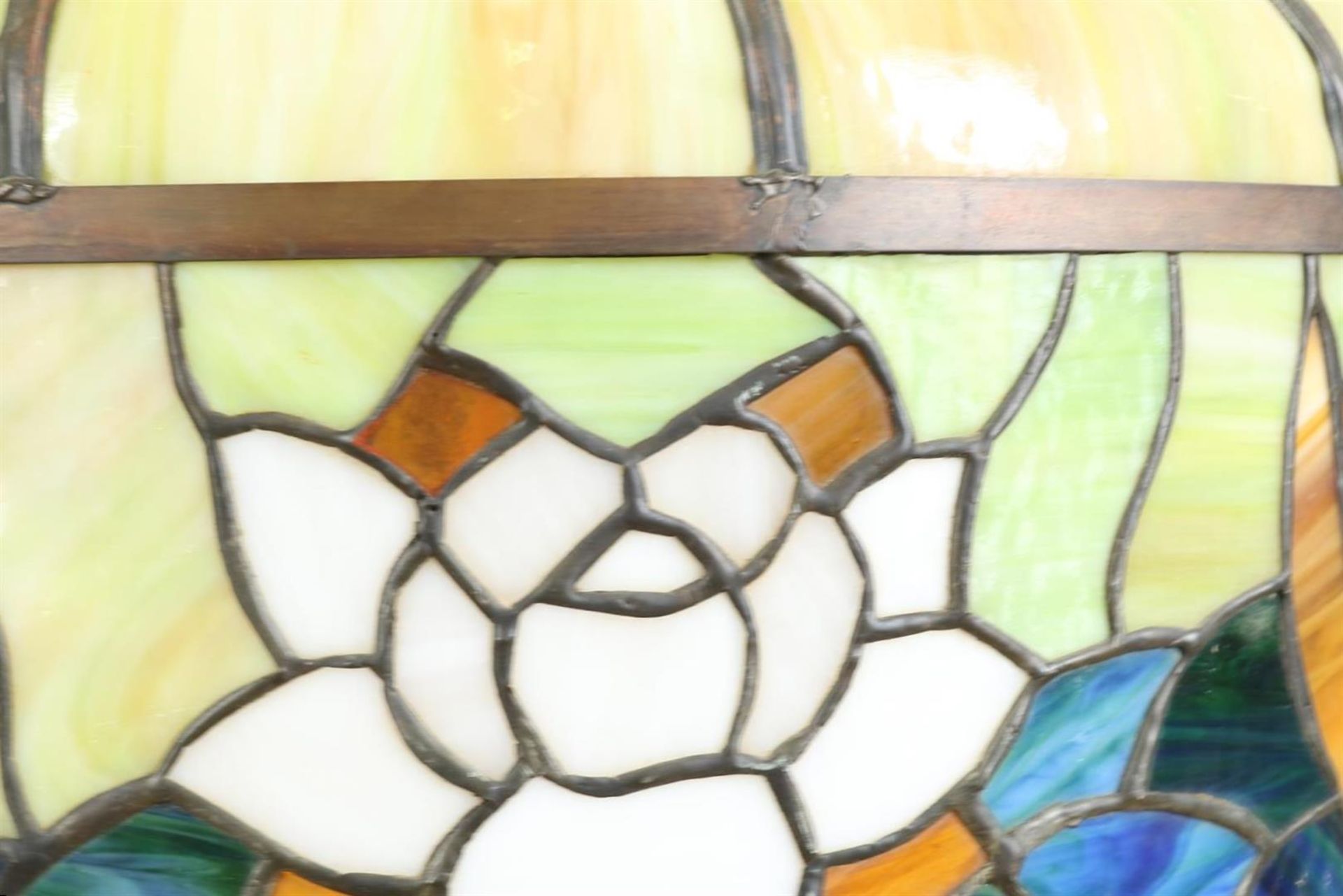 Glass Tiffany style hanging lamp with stained glass flowers, approx. 40 years old, h. 38 diam. 61 - Image 3 of 4