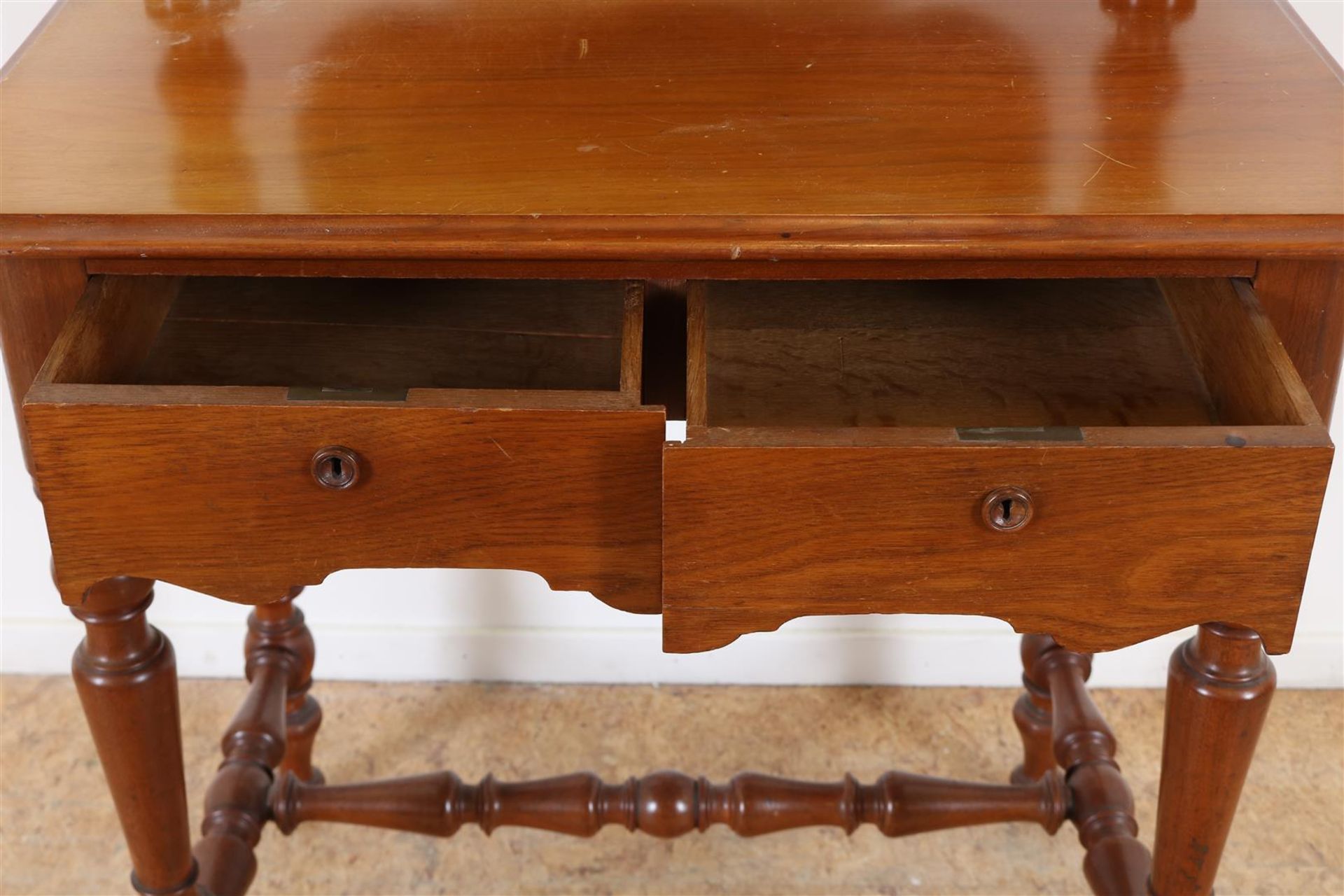 Mahogany Biedermeier dressing table with tilting mirror flanked by turned pilasters, 2 drawers on - Image 3 of 4