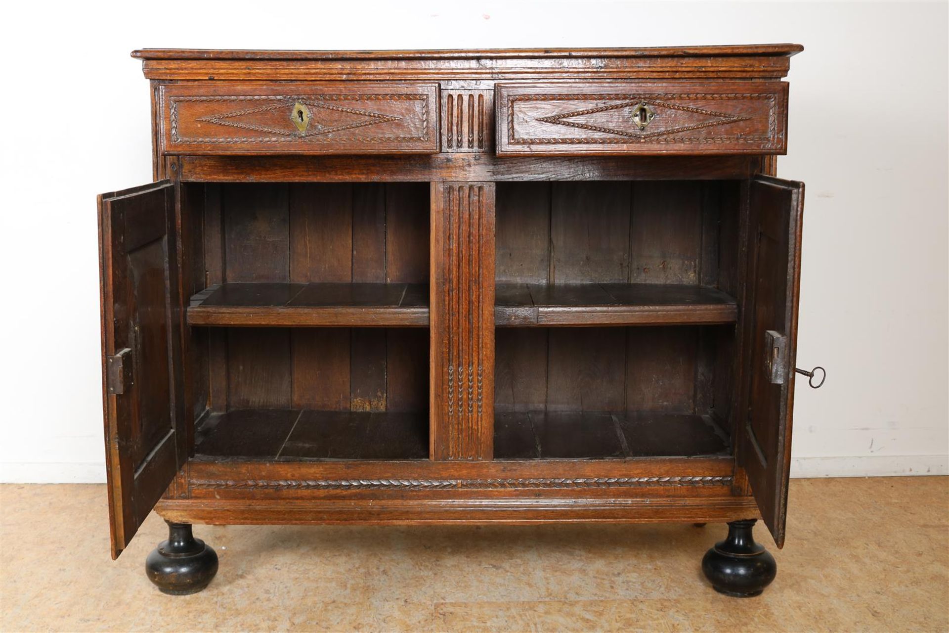 Oak sideboard with 2 inserted drawers and 2 panel doors on ball feet, 18th century, h. 112, w. - Image 2 of 6