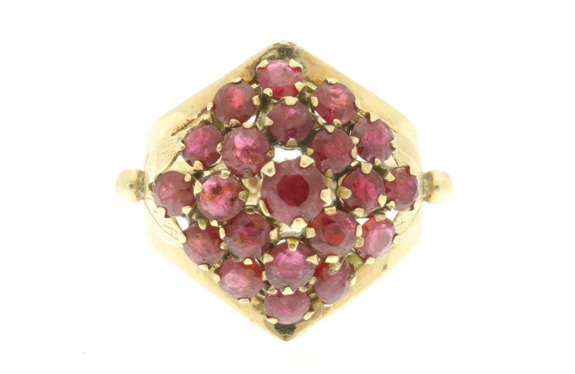 Yellow gold cocktail ring with rubies