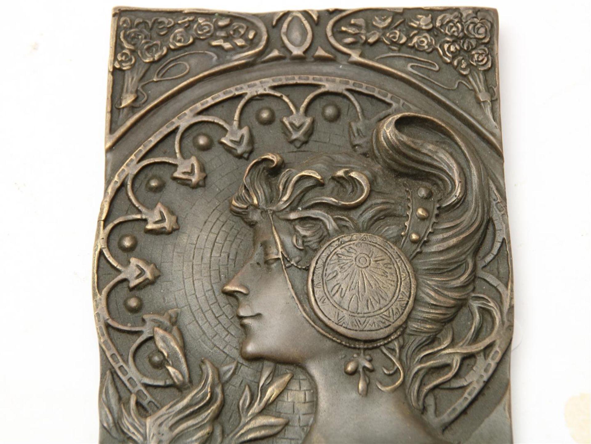 Set of bronze Art Nouveau-style plaques with relief decor of female figures, after Mucha, 23 x 9 - Image 4 of 5