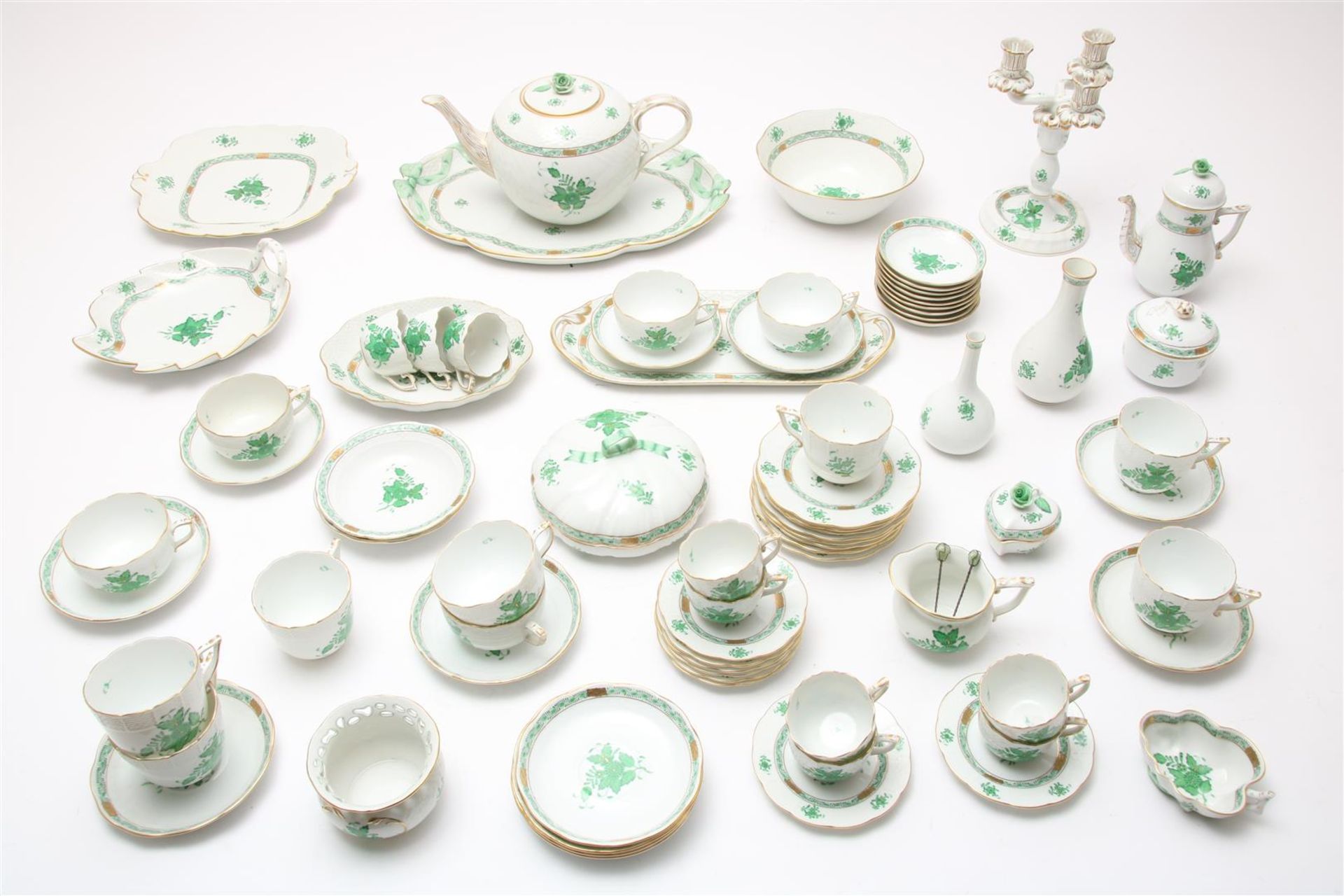 Porcelain service, Herend, Apponyi green decor 