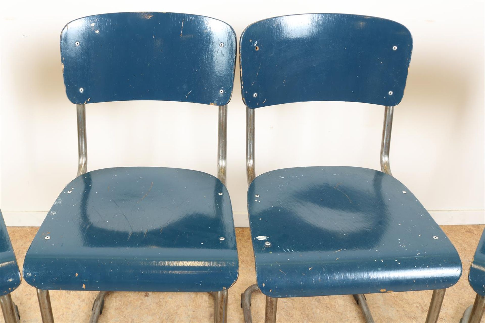 Series of 4 chrome tube Gispen chairs with blue wooden seat and backrest, model 107, produced - Image 2 of 4