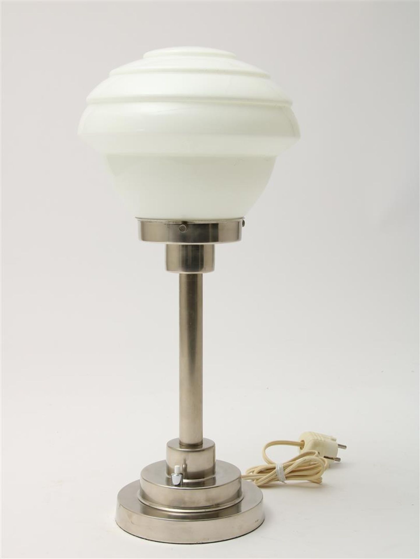 Chrome-plated Art Deco Gispen-style table lamp with opaline shade, h. 47 cm.
