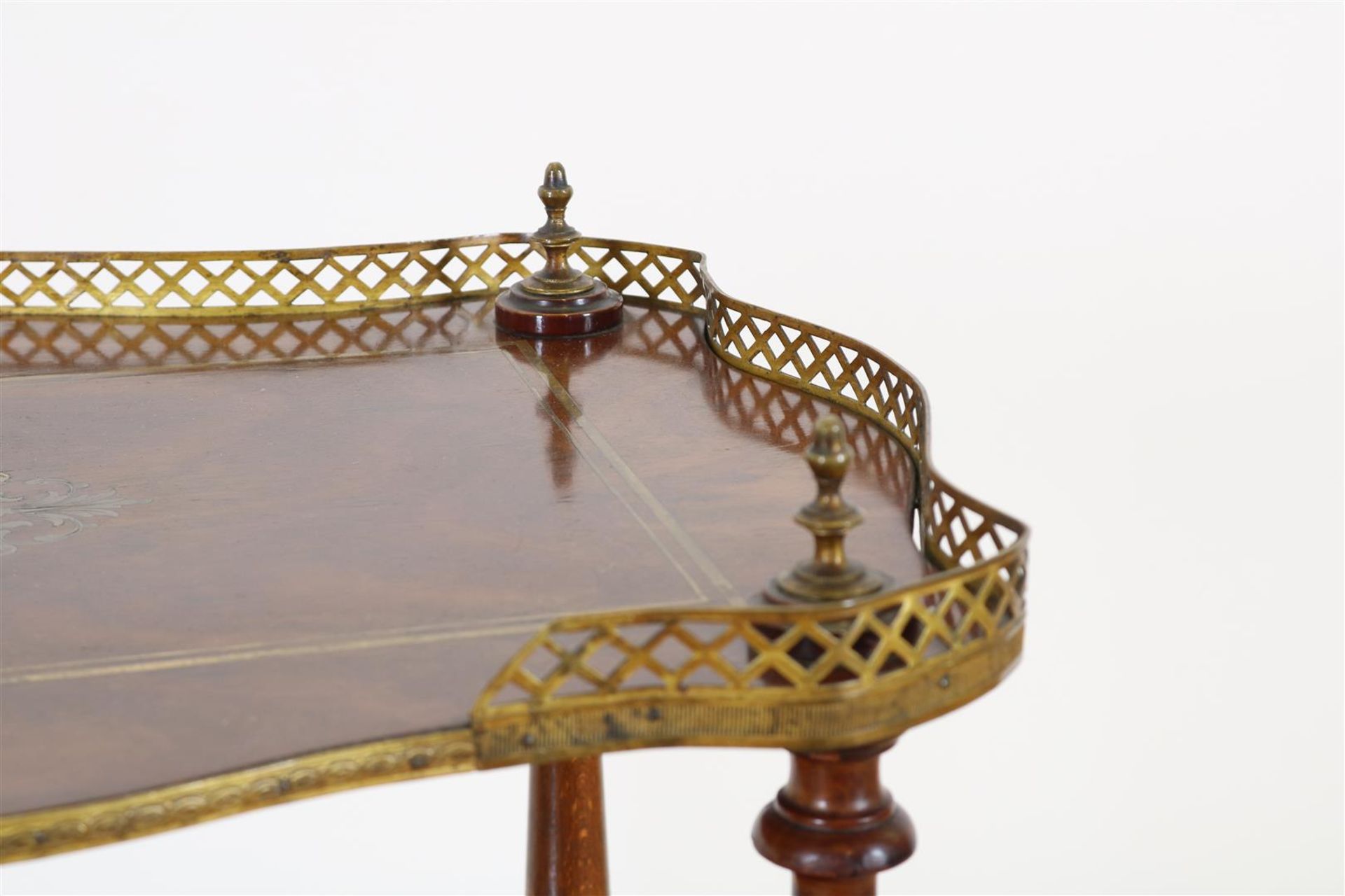 Walnut etagere Napoleon III table with 3 corrugated tops trimmed with brass knobs, gallery and - Image 3 of 4