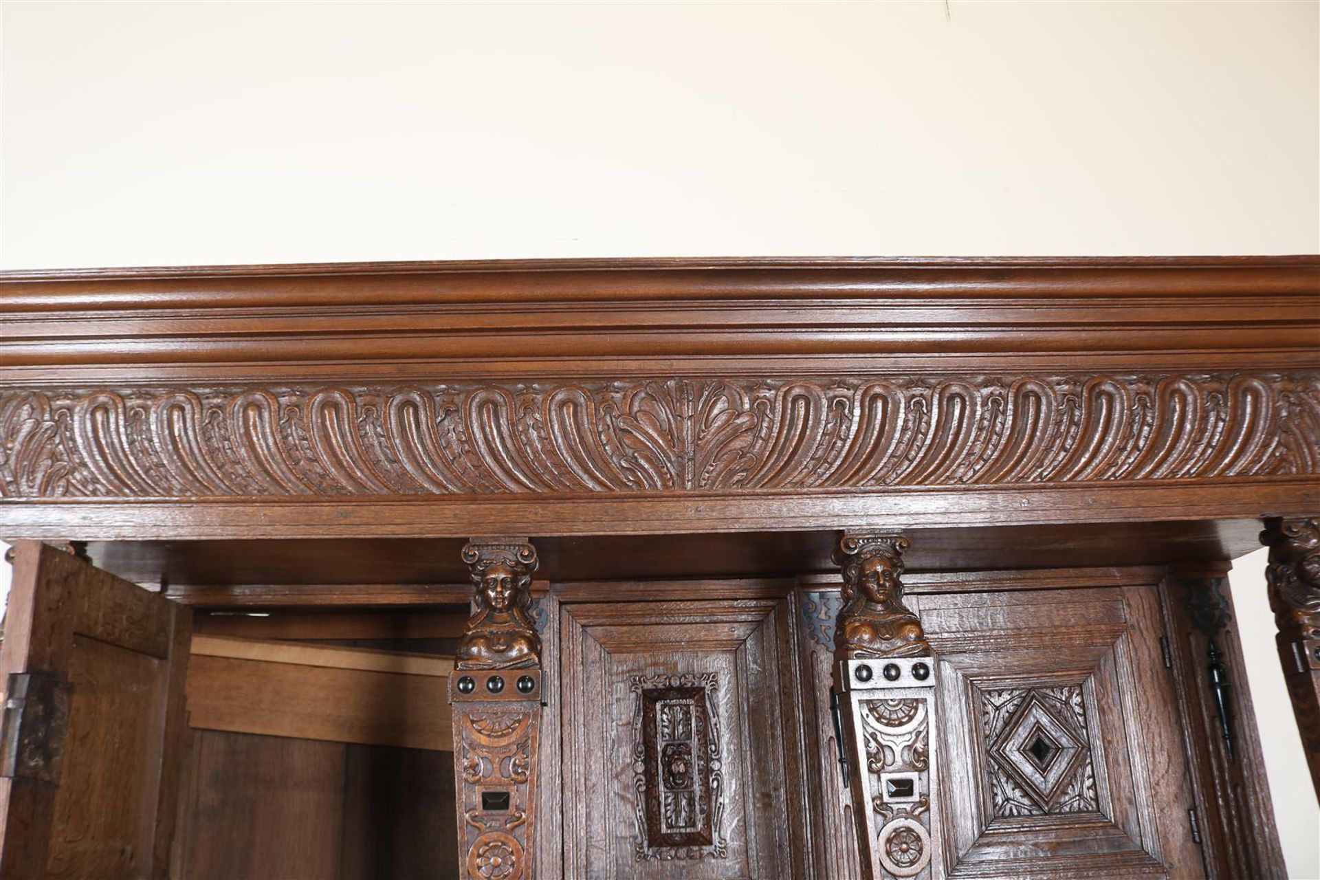 Oak Renaissance cabinet  - Bild 4 aus 10