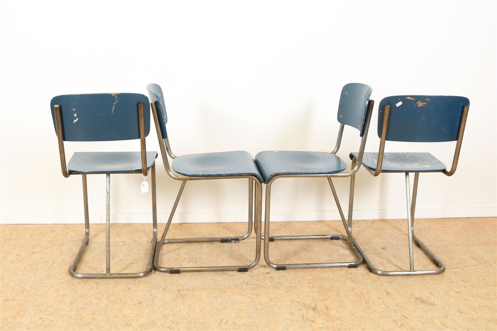 Series of 4 chrome tube Gispen chairs with blue wooden seat and backrest, model 107, produced - Image 4 of 4