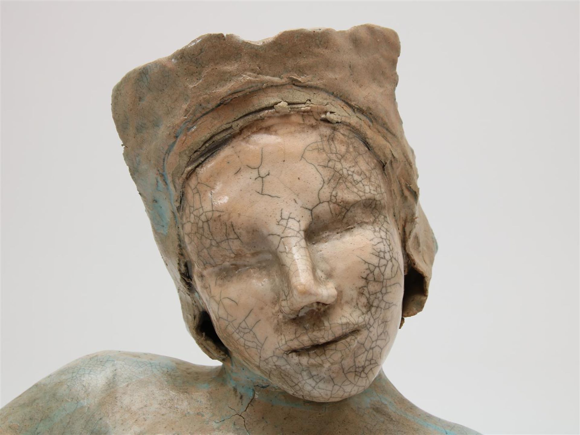 Glazed ceramic bust of a lady  - Bild 2 aus 7