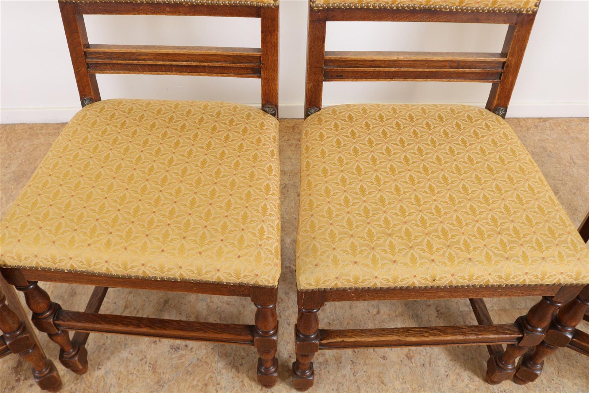 Series of 6 oak Renaissance-style chairs on vase legs connected by rules, early 20th century. - Image 4 of 6