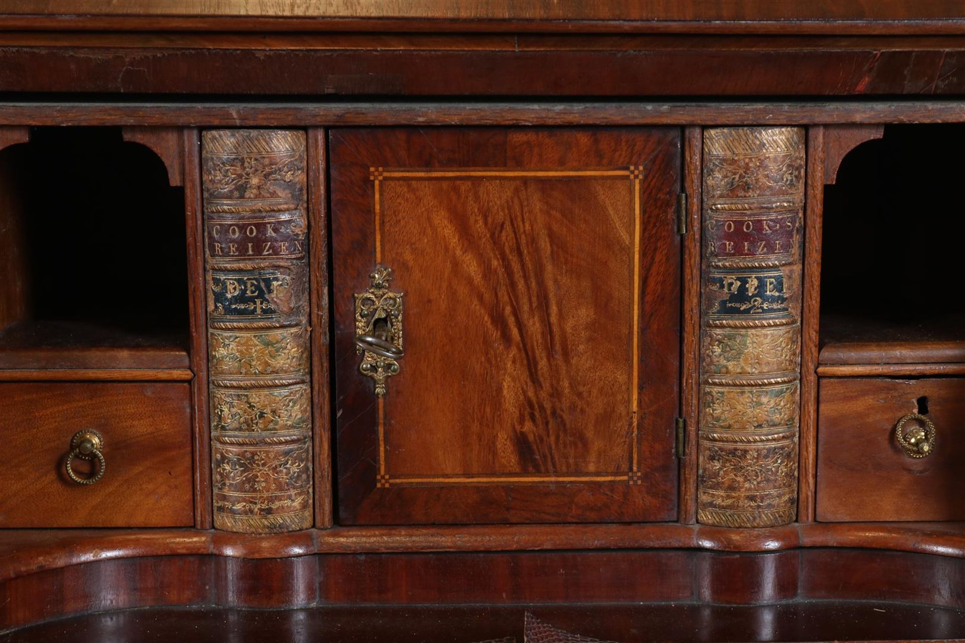 Mahogany Louis XVI roll-top desk with interior of 9 drawers, 2 hidden storage compartments behind - Image 4 of 5