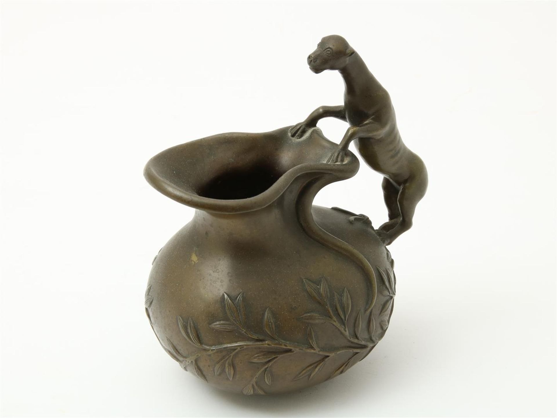 Bronze Art Nouveau jug with panther as a handle and with embossed decor of leaves, height 18 cm. - Image 3 of 3