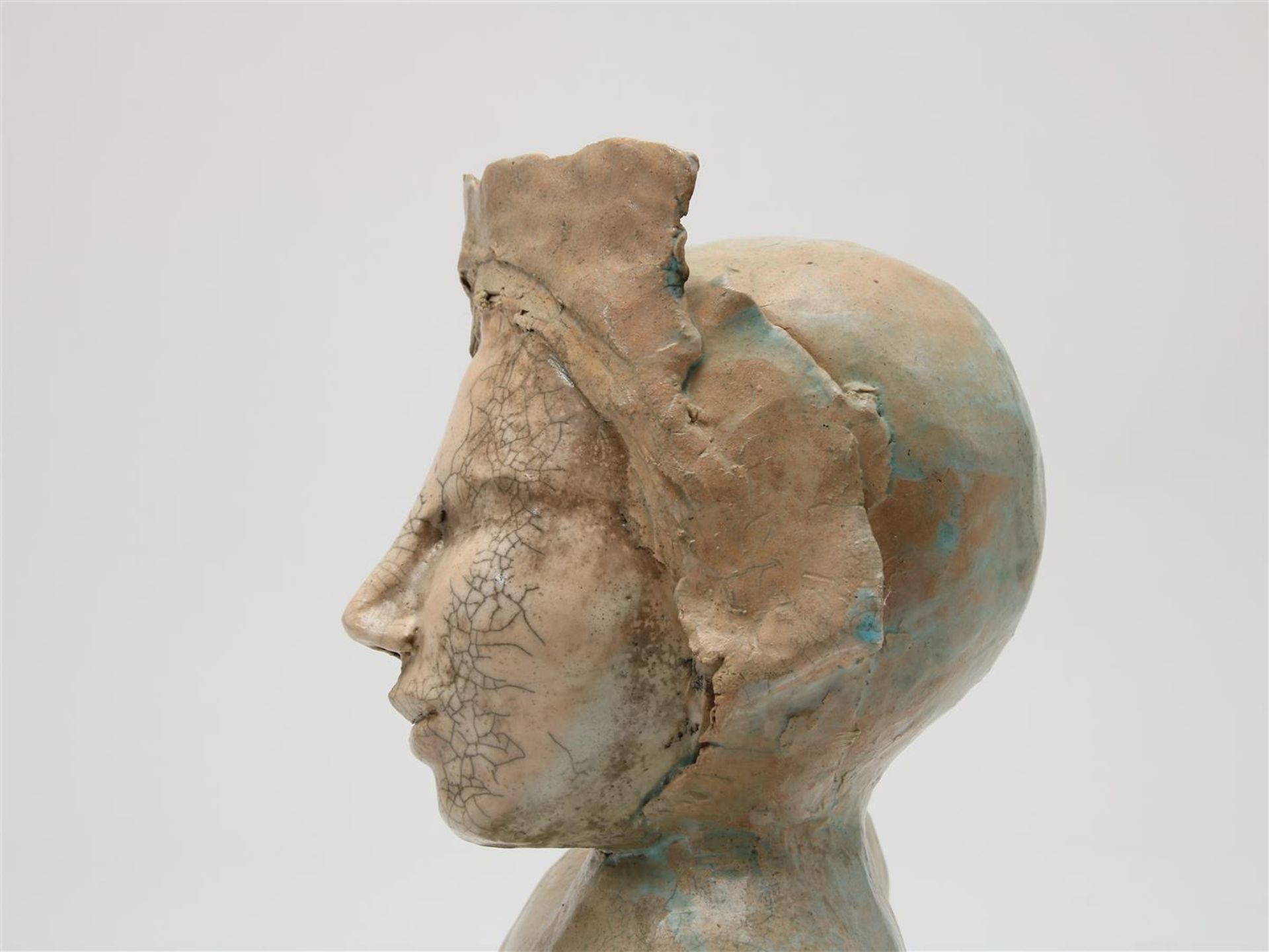 Glazed ceramic bust of a lady  - Bild 5 aus 7