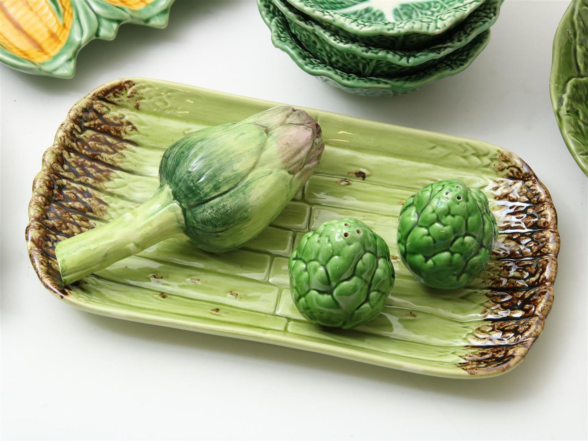 Very extensive (approximately 110-piece) green glazed earthenware cabbage service, including - Image 4 of 13