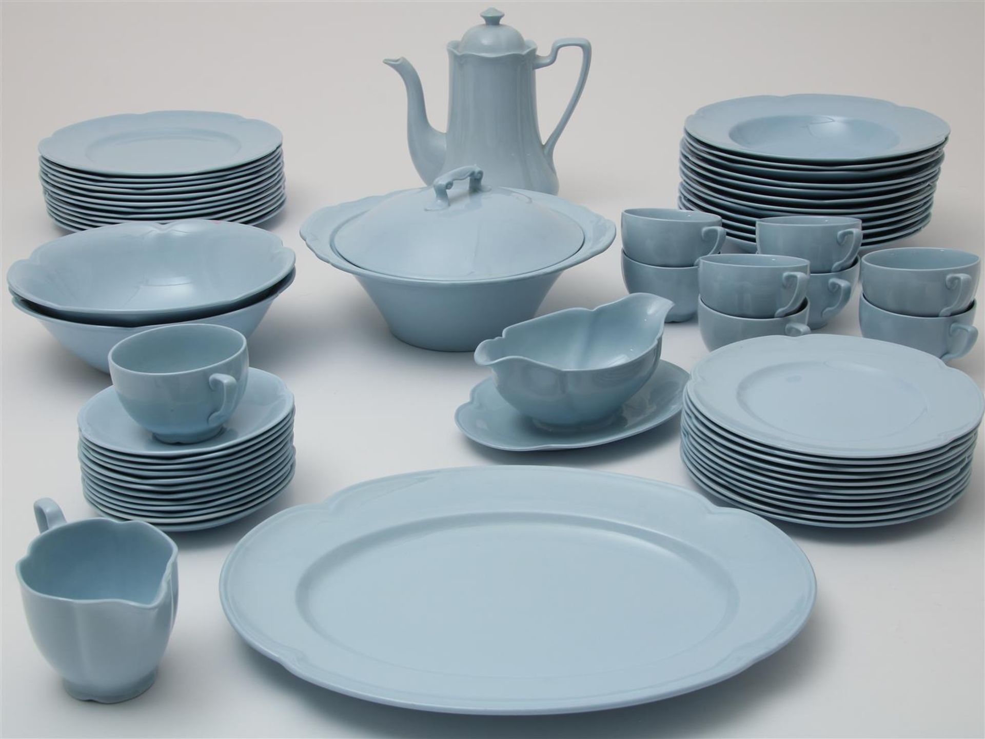 Extensive Greydawn Johnson Bros, Made in England tableware: coffee pot, 9 cups and saucers, milk