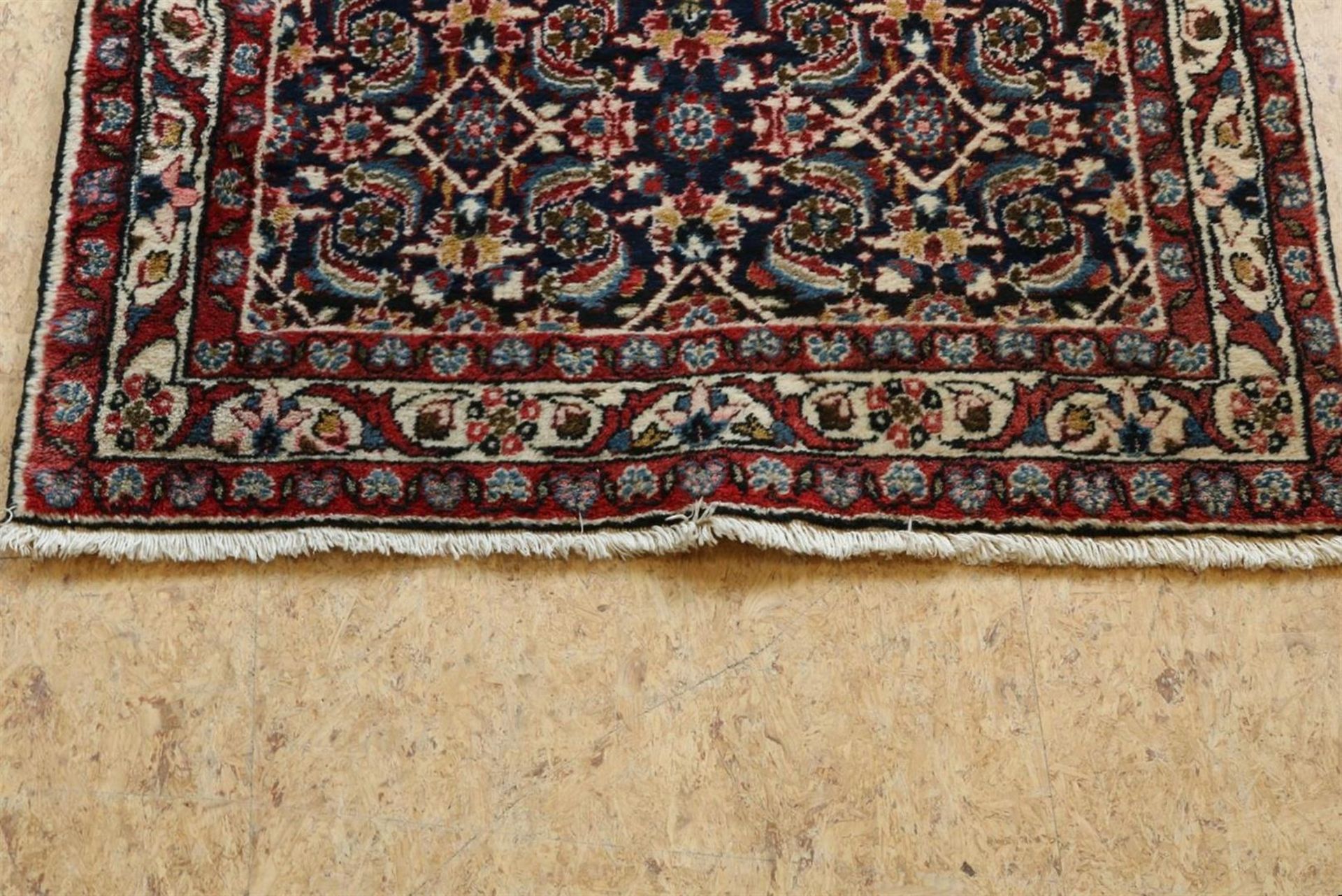 Carpet, Hamadan runner 539 x 111 cm. - Image 2 of 3