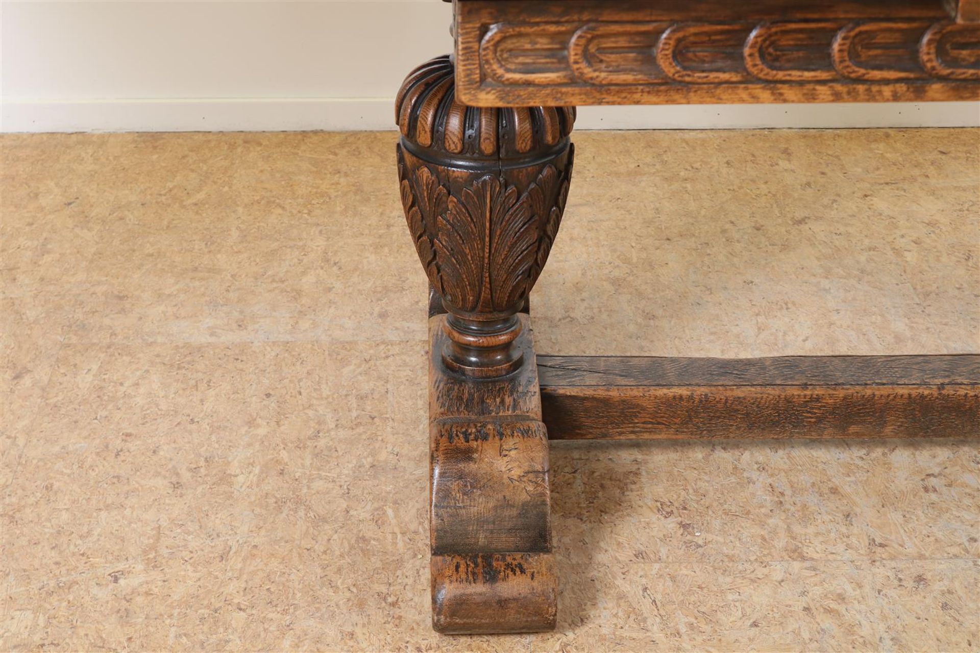 Oak Renaissance-style wings table - Bild 3 aus 5