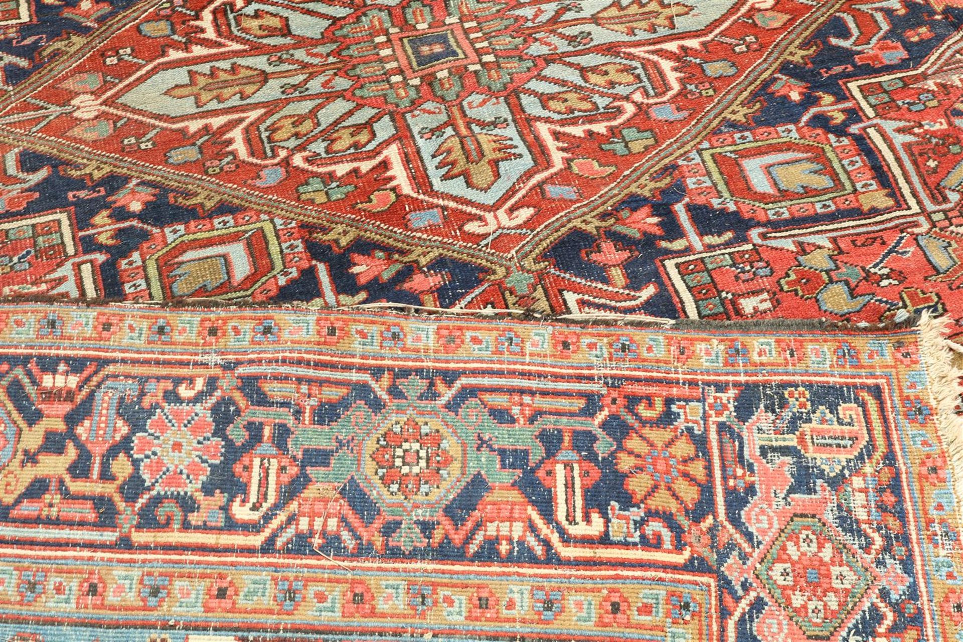 Carpet, Heriz 377 x 267 cm. - Image 4 of 5