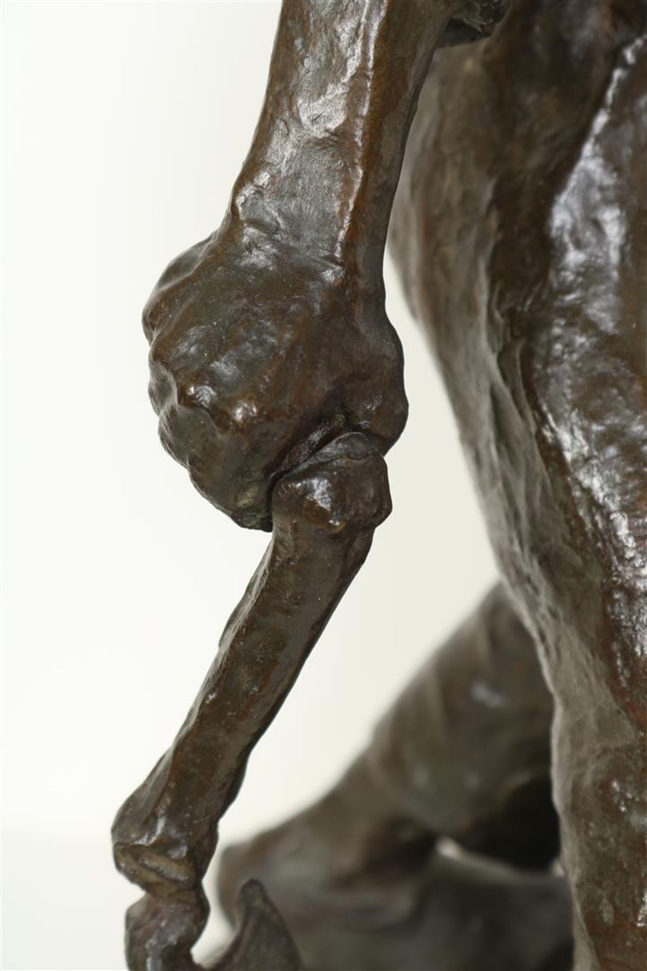 "Charles" Henri Marie van Wijk (1875-1917) Bronze figure of a farmer with sickle and grain, signed - Image 4 of 6