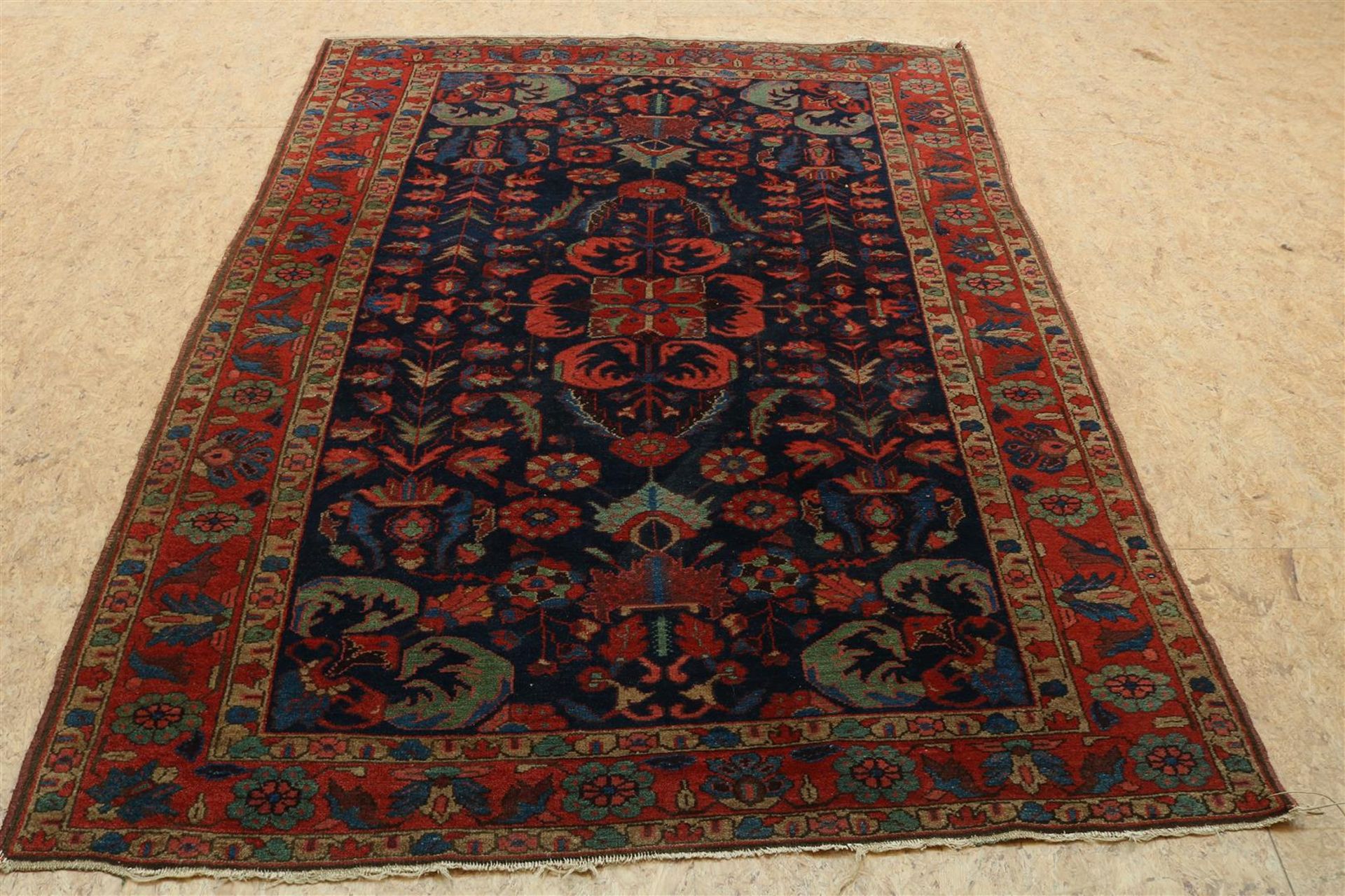 Carpet, Hamadan 193 x 132 cm.