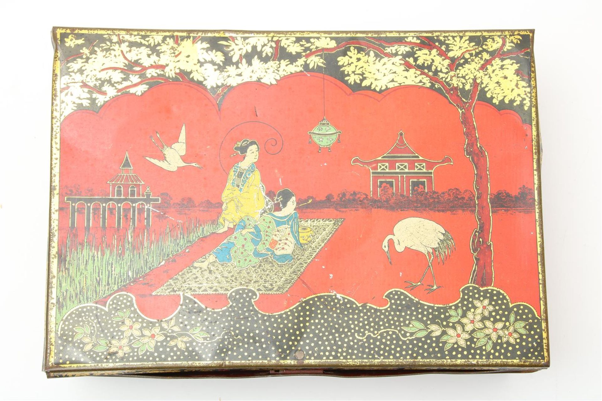 Tin shop biscuit tin with polychrome chinoiserie decoration of Chinese landscape with 2 ladies and - Image 2 of 2