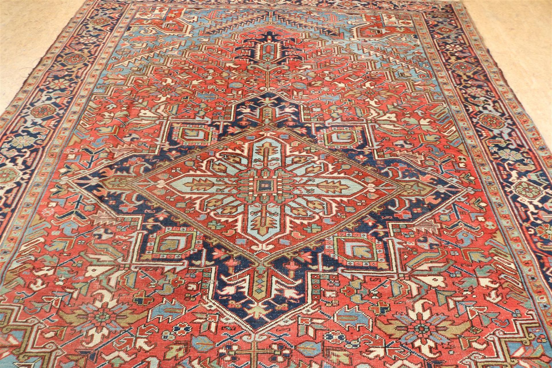 Carpet, Heriz 377 x 267 cm. - Image 3 of 5
