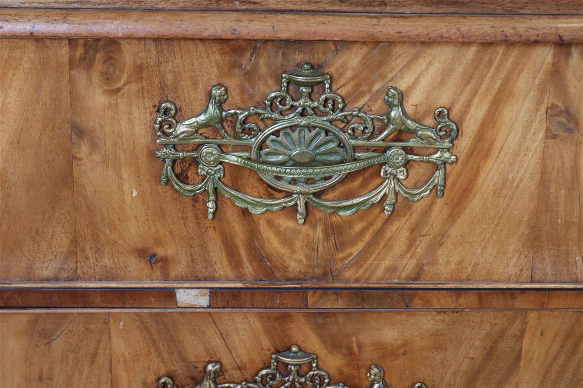 Mahogany Louis XVI cabinet, crowned with carved vase ornament and garlands, 2 panel doors and 3 - Image 5 of 10