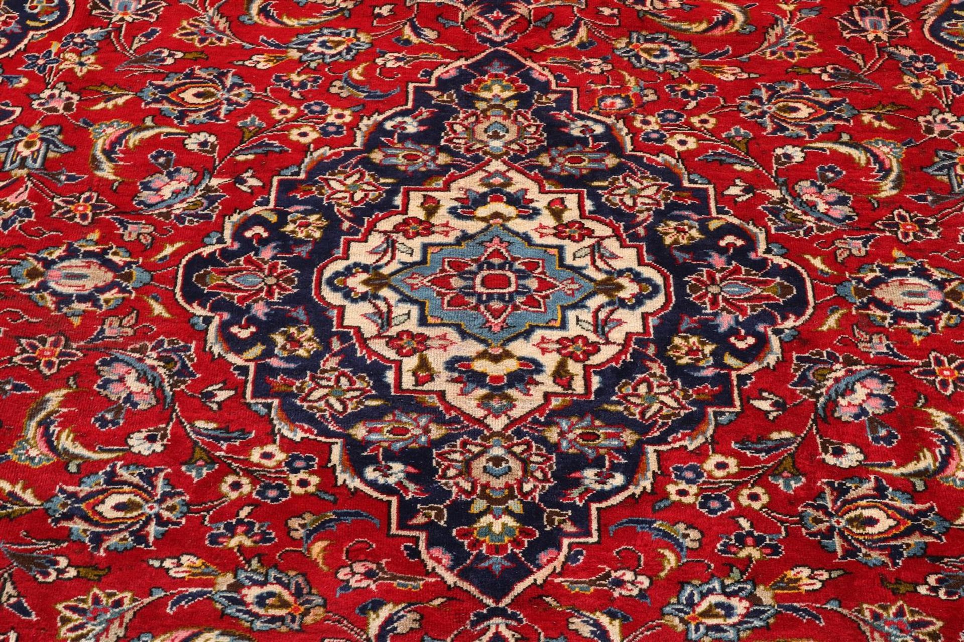 Carpet, Keshan 385 x 245 cm. - Image 2 of 3
