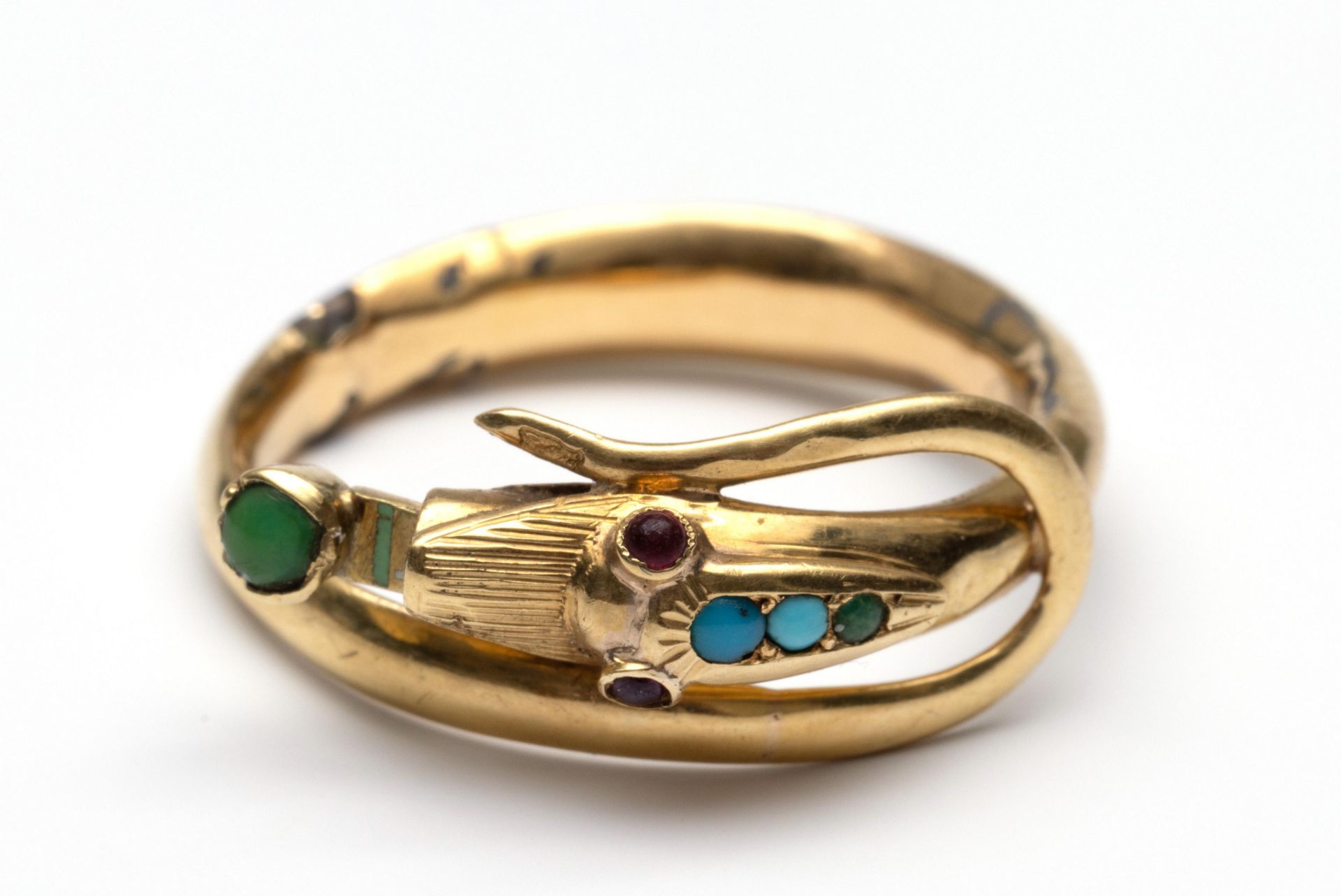14 kt. Gouden ring in de vorm van een slang, 19e eeuw.