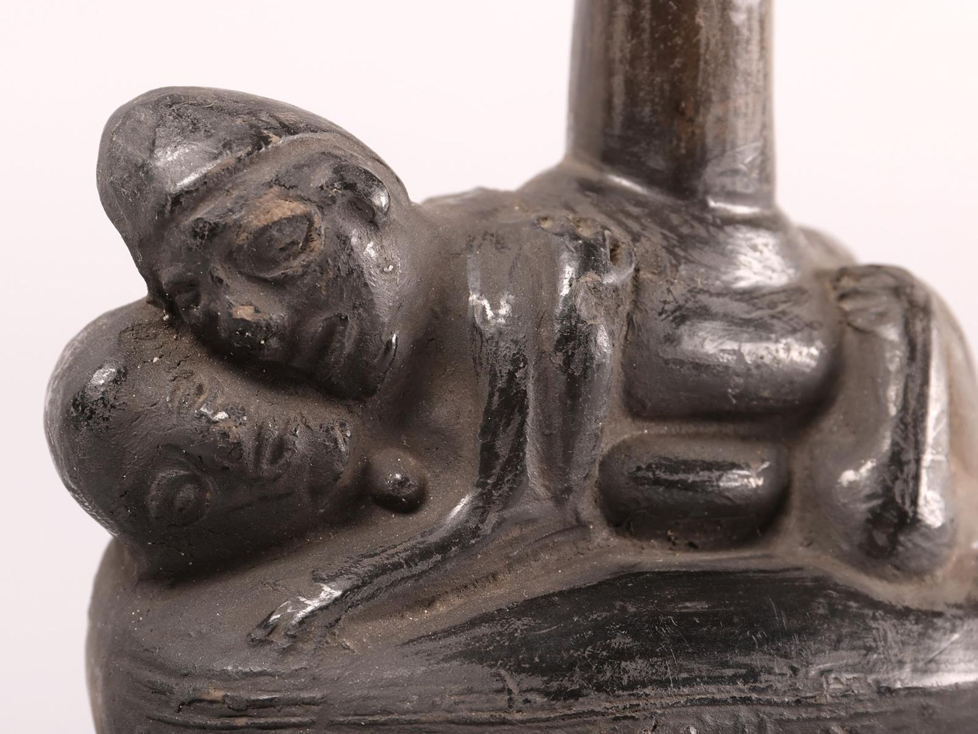 Peru, Sican, 700-1370, black terracotta spout vessel, - Image 2 of 6