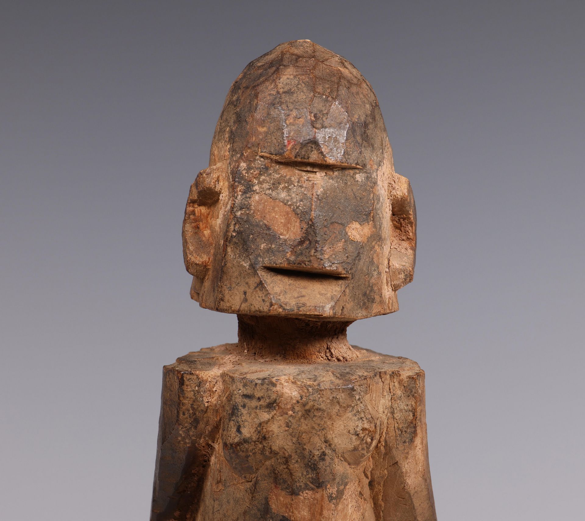 Dogon, robust cubic wooden standing figure. - Image 7 of 7