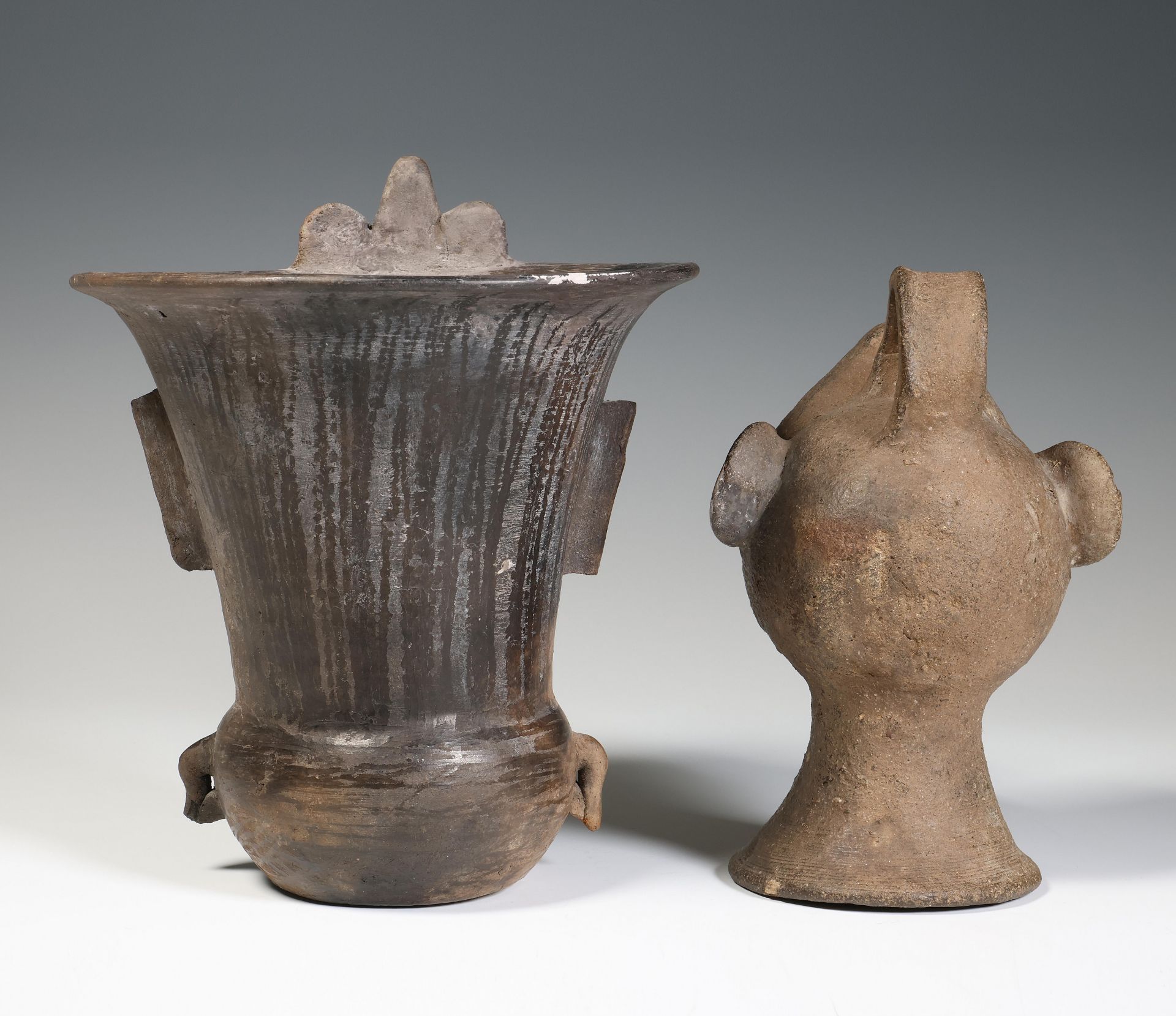 Mexico, two antique terracotta pots, probably Mayan one in the shape of an anthropomorphic figure an - Image 4 of 6