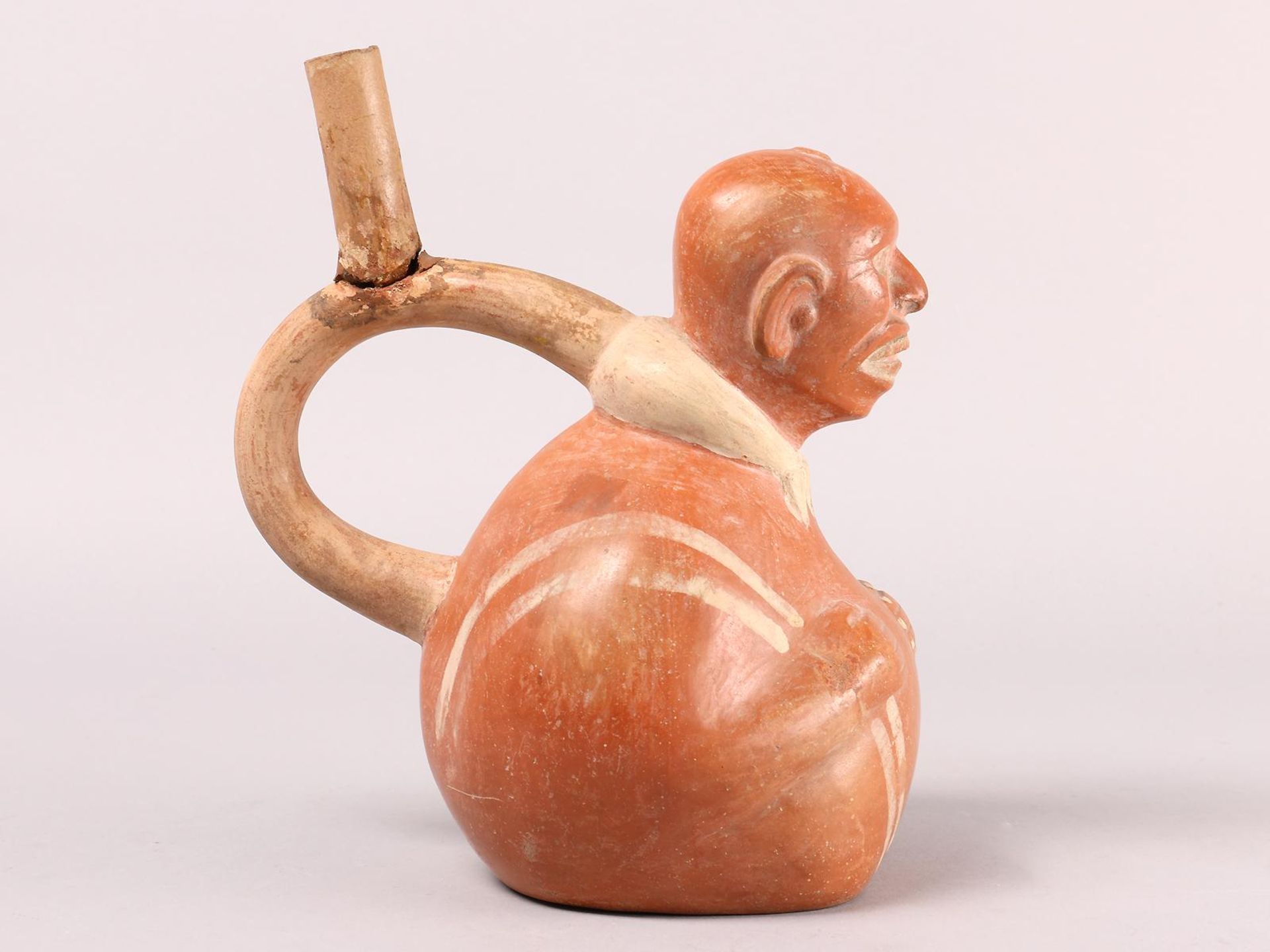 Peru, Moche, 50-800 AD, a stirrup figural vessel - Image 4 of 6