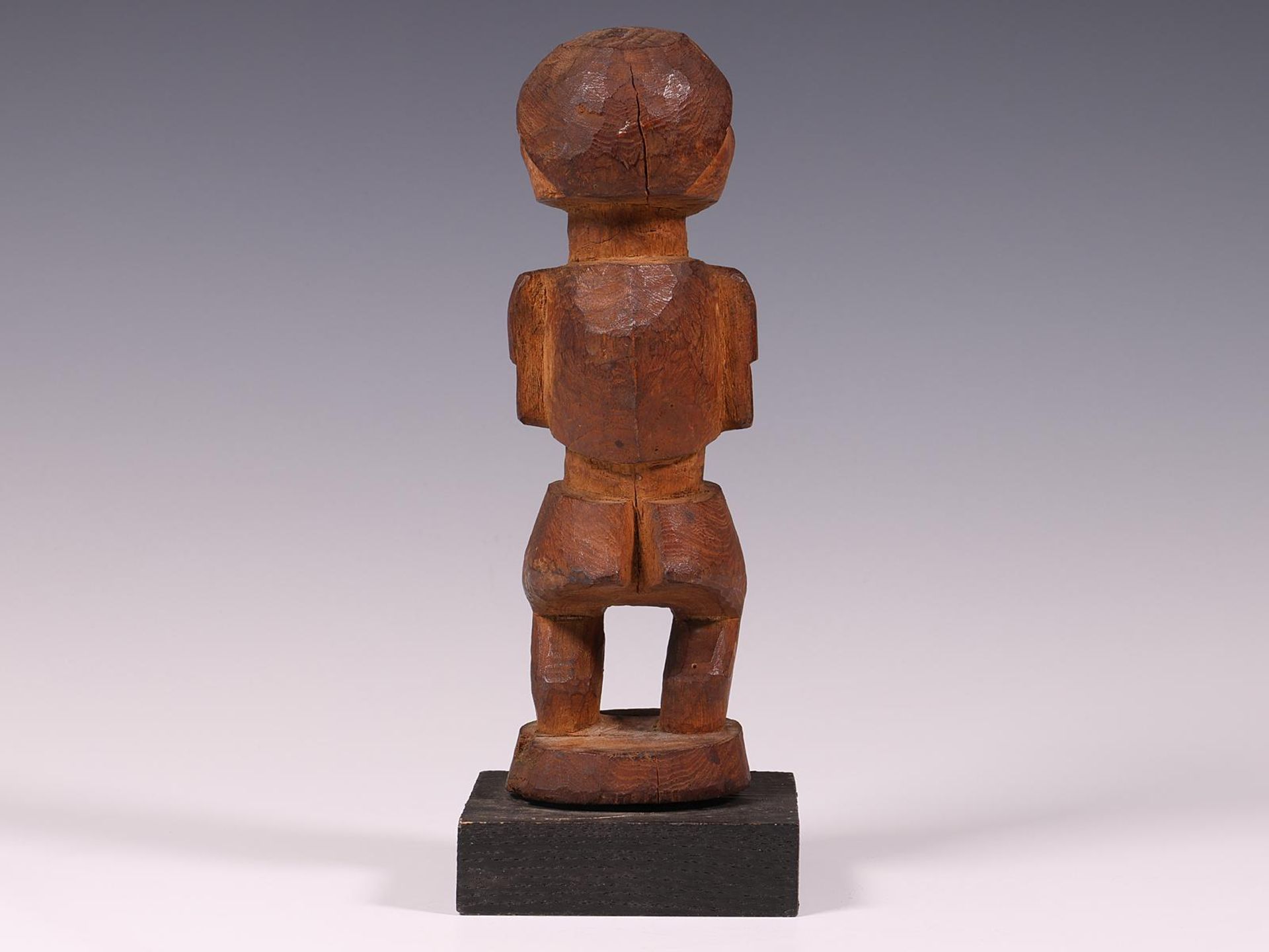 D.R. Congo, a standing male figure - Image 5 of 6