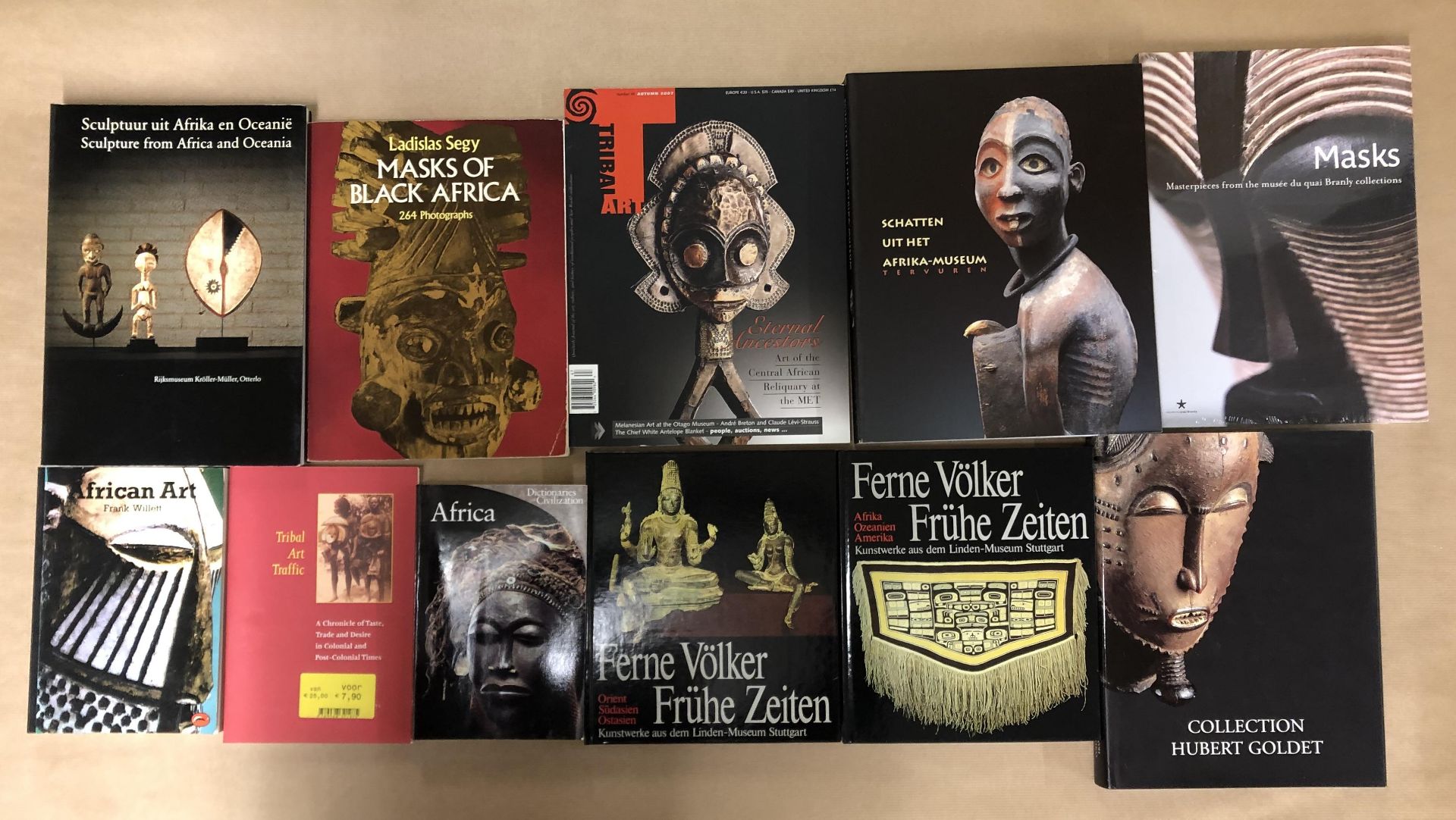 Nine books and two magazines on African Arts, English, German, French and Dutch - Image 2 of 2