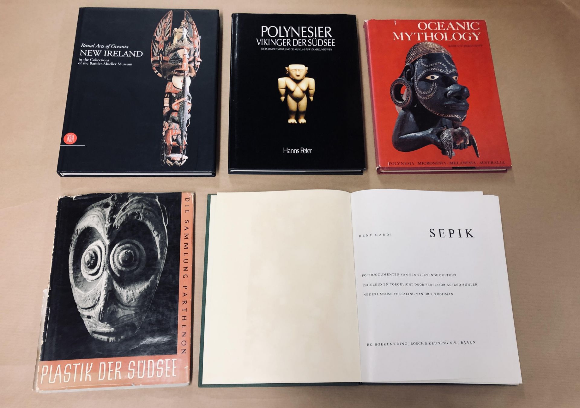 Twelve books on Oceanic and one on Polynesian cultures, arts and religions. - Image 2 of 3