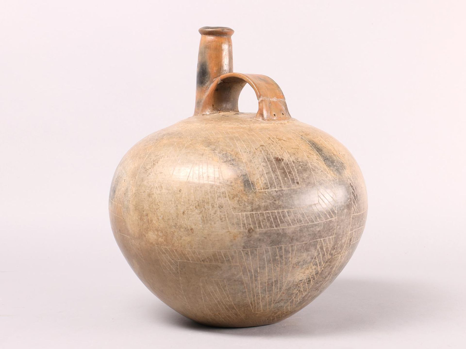 Equador, Chorera, a terracotta bulbous vessel, 800 BC - 300 BC, - Image 7 of 8