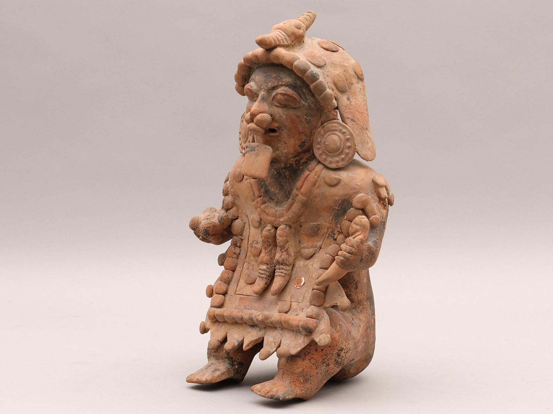 Equador, Jamacoaque, 100-500 AD, sculpture of a seated priest figure. - Image 8 of 8