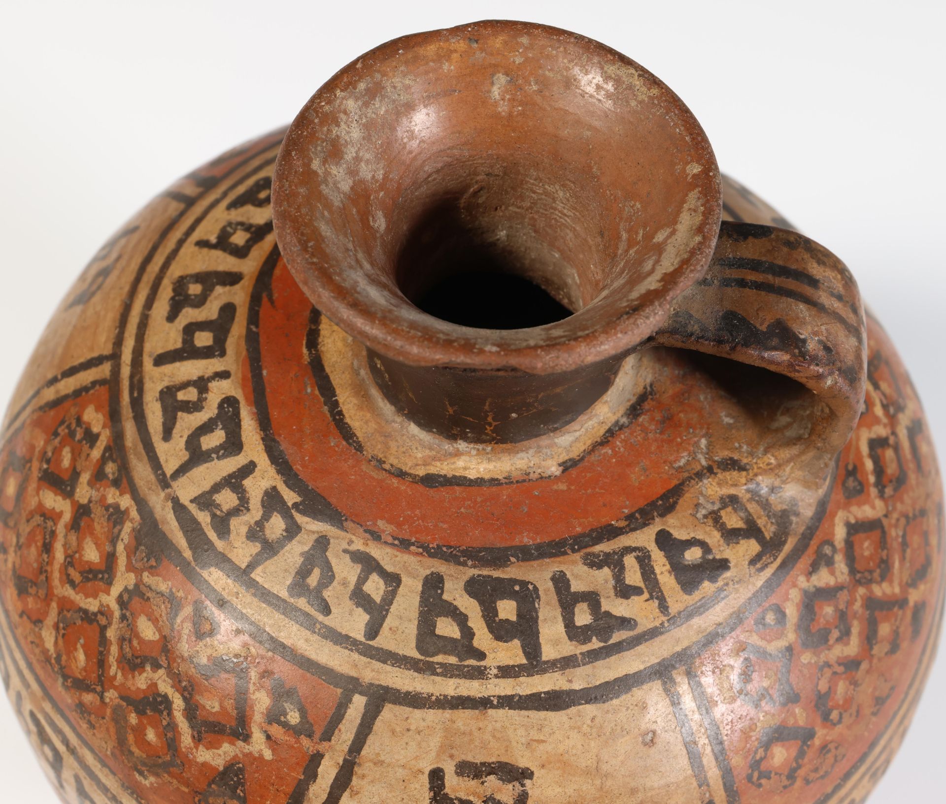 Peru, Huari, 650 - 800 AD, figure vase. - Image 6 of 6