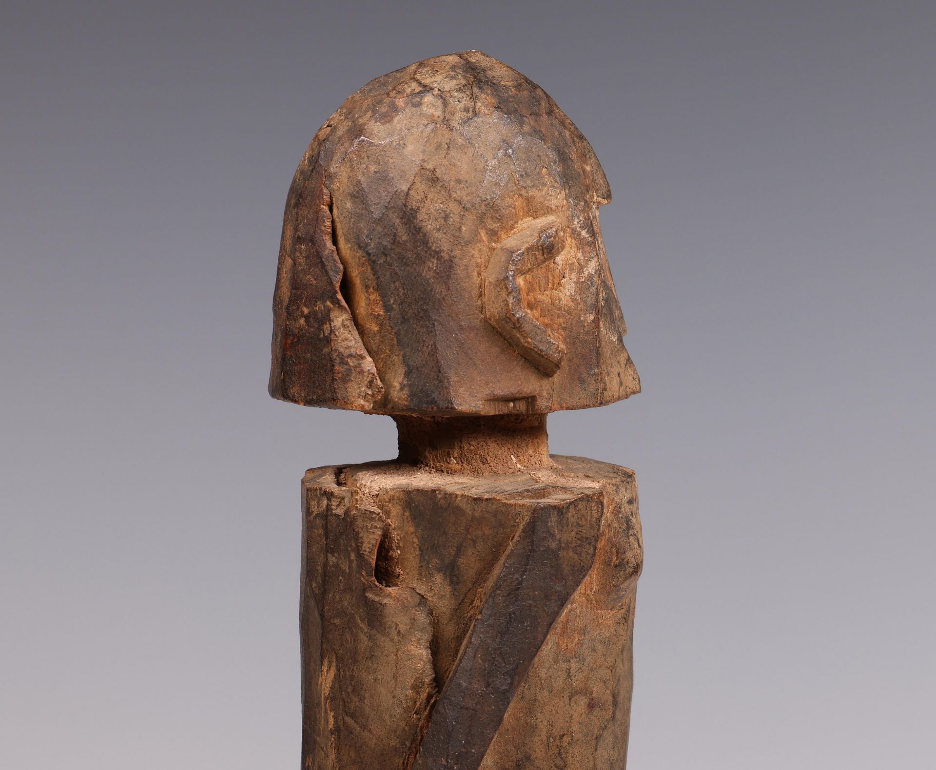 Dogon, robust cubic wooden standing figure. - Image 5 of 7