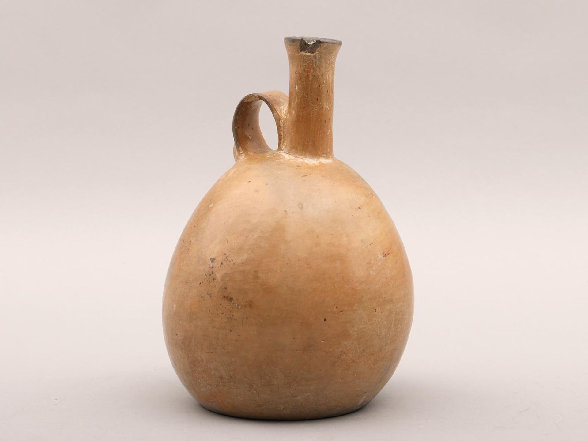 Equador, Chorrera, terracotta vessel, 800 - 500 BC. - Image 3 of 6